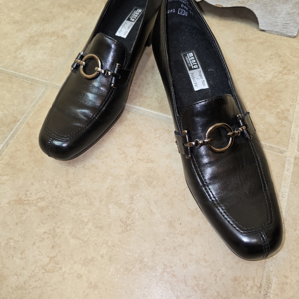 Munro Black Leather Heels with Bronze Detail